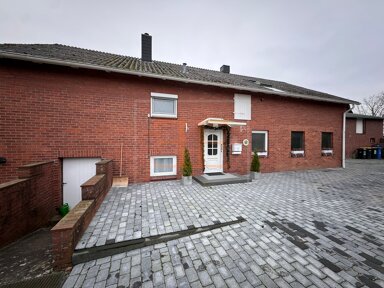 Einfamilienhaus zum Kauf 9 Zimmer 210 m² 2.716 m² Grundstück Borstel-Hohenraden 25494