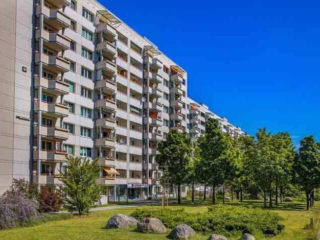 Studio zur Miete 281 € 1 Zimmer 32,5 m² 7. Geschoss frei ab 31.07.2026 Herzberger Str. 6 Prohlis-Nord Dresden 01239