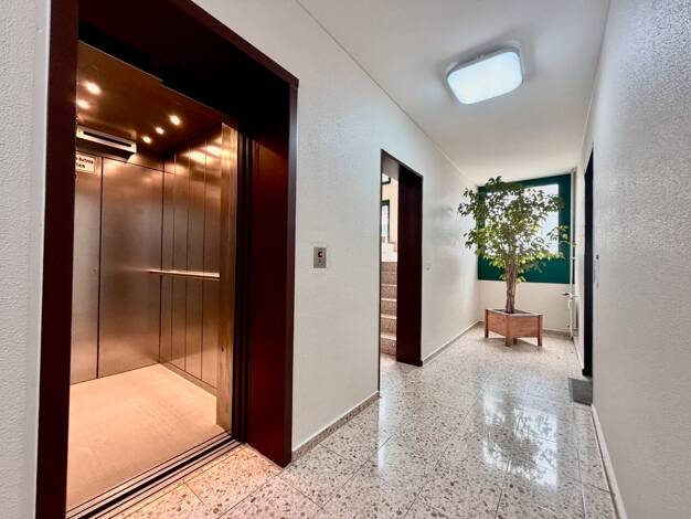 Praxis zum Kauf 560.000 € 5 Zimmer 138,5 m² Bürofläche Bilk Stadtbezirk 3 40225