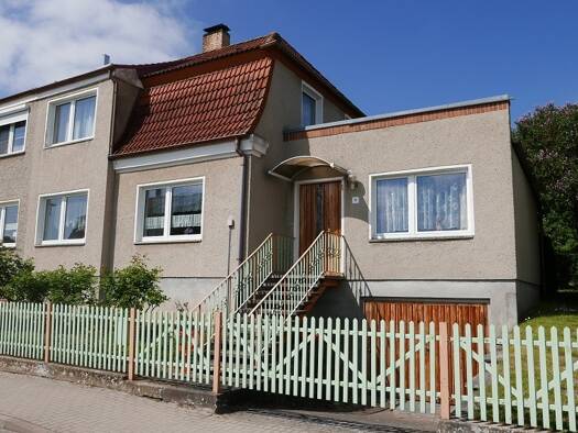 Doppelhaushälfte zum Kauf 135.000 € 4 Zimmer 130 m² 489 m² Grundstück Altentreptow 17087