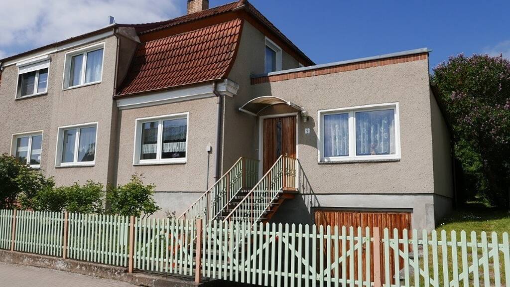 Doppelhaushälfte zum Kauf 135.000 € 4 Zimmer 130 m² 489 m² Grundstück Altentreptow 17087