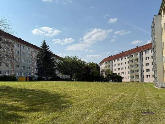 Wohnung zur Miete 275 € 2 Zimmer 48,9 m² frei ab sofort Thomas-Müntzer-Straße 11 Lichtentanne 08115