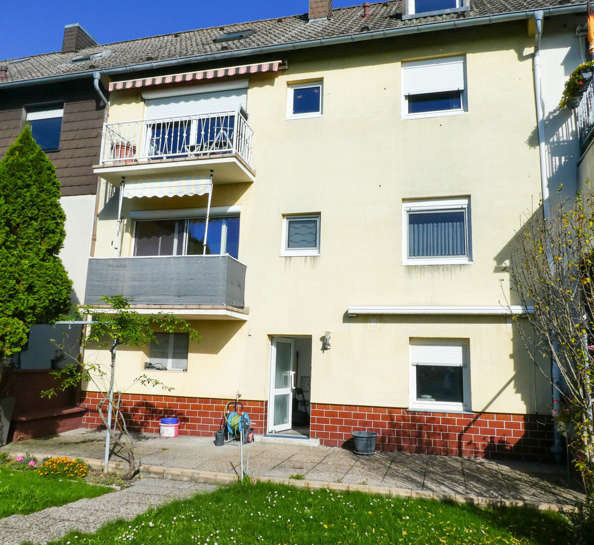 Mehrfamilienhaus zum Kauf 449.000 € 8 Zimmer 157 m²<br/>Wohnfläche 193 m²<br/>Grundstück Mundenheim / Stadtbezirk 511 Ludwigshafen 67065