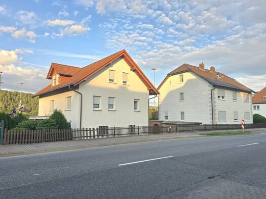 Mehrfamilienhaus zum Kauf provisionsfrei 320.000 € 13 Zimmer 360 m² 1.090 m² Grundstück Hattorfer Straße 3 Röhrigshof Philippsthal 36269