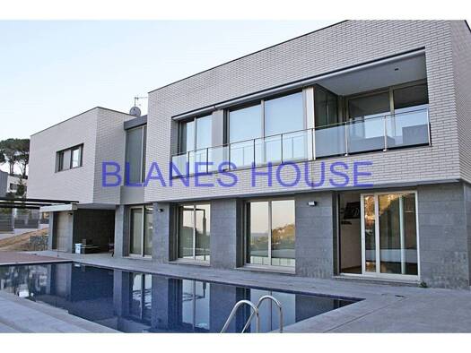 Villa zum Kauf - Erstbezug 1.850.000 € 4 Zimmer 570 m² 1.540 m² Grundstück Blanes 17300