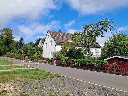 Einfamilienhaus zum Kauf als Kapitalanlage geeignet 339.000 € 12 Zimmer 240 m² 1.005 m² Grundstück Dahlem Dahlem 53949