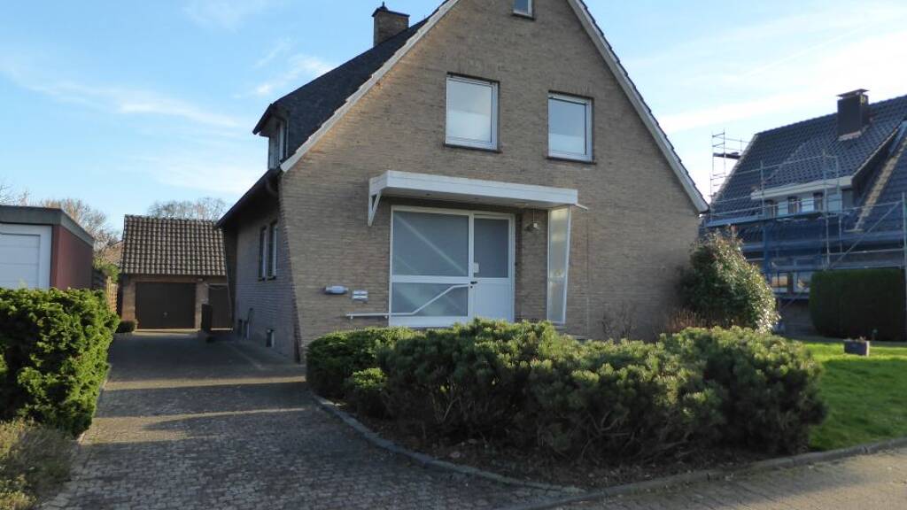 Mehrfamilienhaus zum Kauf 450.000 € 6 Zimmer 135 m² 725 m² Grundstück Eldringstraße 6 Obrighoven Wesel 46485