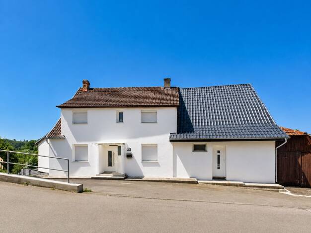 Einfamilienhaus zum Kauf 430.000 € 6 Zimmer 119 m² 300 m² Grundstück Schloßbergstraße 56 Fischingen Sulz am Neckar 72172