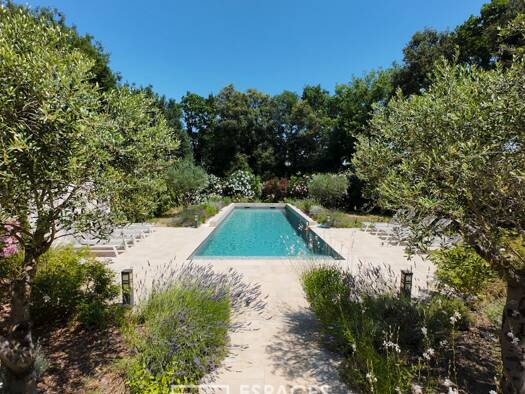 Einfamilienhaus zum Kauf 995.000 € 7 Zimmer 210 m² 2.288 m² Grundstück UZES 30700