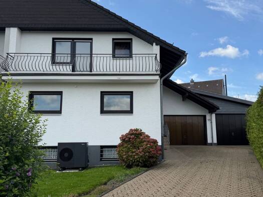 Doppelhaushälfte zur Miete 1.590 € 5 Zimmer 142 m² 200 m² Grundstück frei ab 01.01.2027 Meisenweg 15 Bechen Kürten 51515