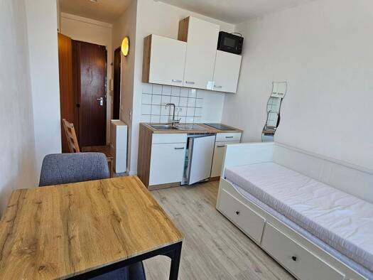 Wohnung zur Miete 650 € 1 Zimmer 15 m² 11. Geschoss frei ab sofort Feldstr. 135 Wedel 22880