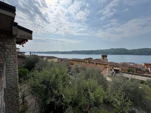 Villa zum Kauf 2.500.000 € 8 Zimmer 260 m² 2.400 m² Grundstück frei ab sofort Salò 25087