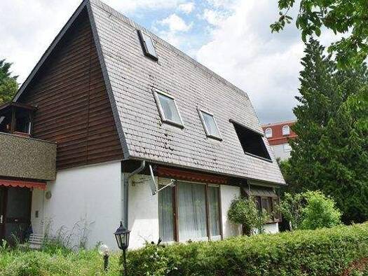 Einfamilienhaus zum Kauf 7 Zimmer 237 m² 735 m² Grundstück frei ab sofort Kitzingen Kitzingen 97318