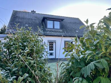 Einfamilienhaus zum Kauf 225.000 € 3 Zimmer 109,2 m² 1.015 m² Grundstück Wesselburen 25764