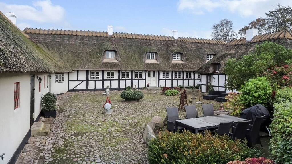 Einfamilienhaus zum Kauf 435.000 € 4 Zimmer 197 m² 4.450 m² Grundstück Svendborg 5700