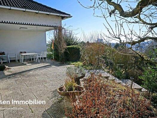 Einfamilienhaus zum Kauf 295.000 € 7 Zimmer 166,4 m² 884 m² Grundstück frei ab sofort Altenbauna Baunatal / Altenbauna 34225