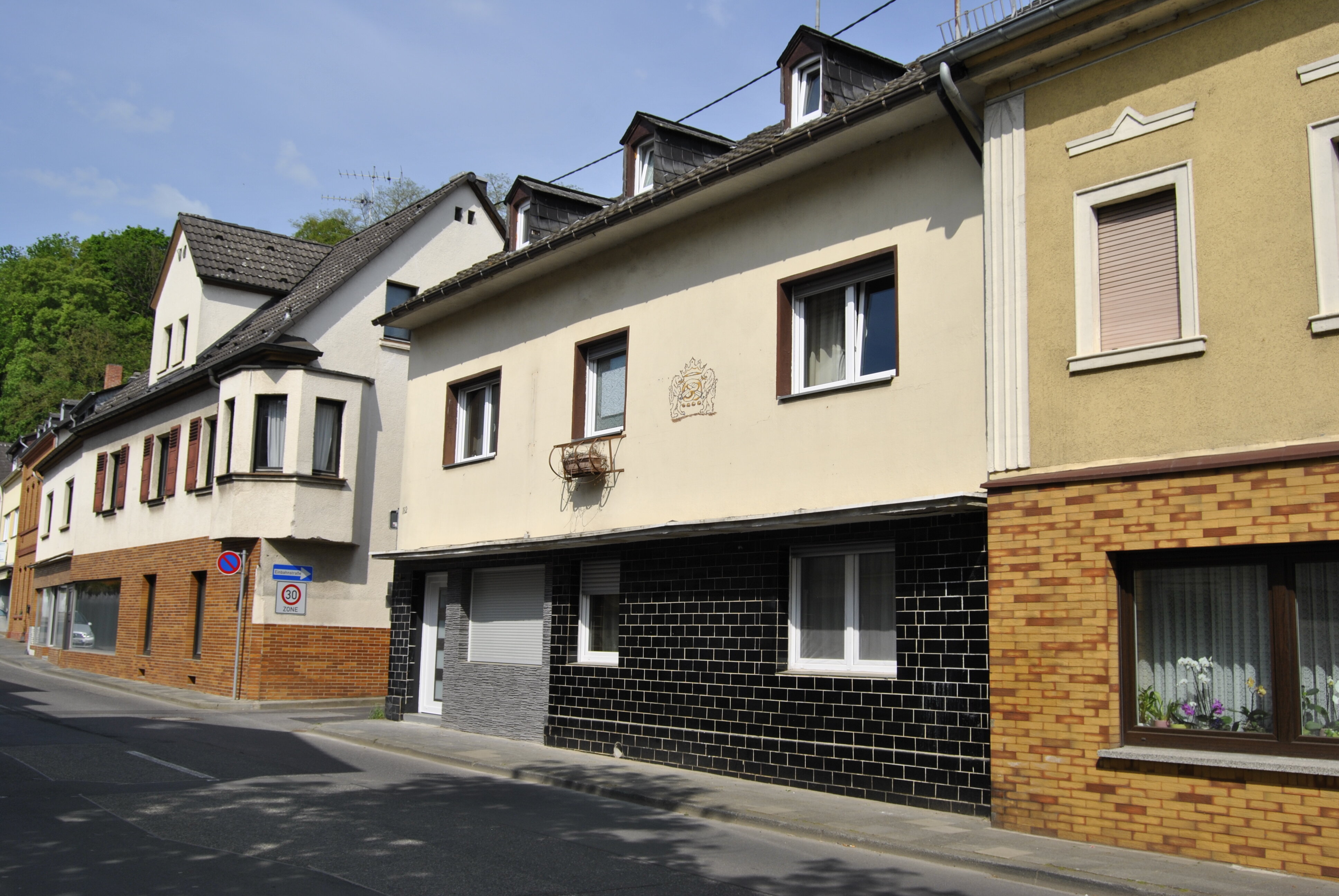 Haus zum Kauf 249.000 € 9 Zimmer 180 m²<br/>Wohnfläche 526 m²<br/>Grundstück Friedrich-Rech-Str. 182 Oberbieber Neuwied 56566