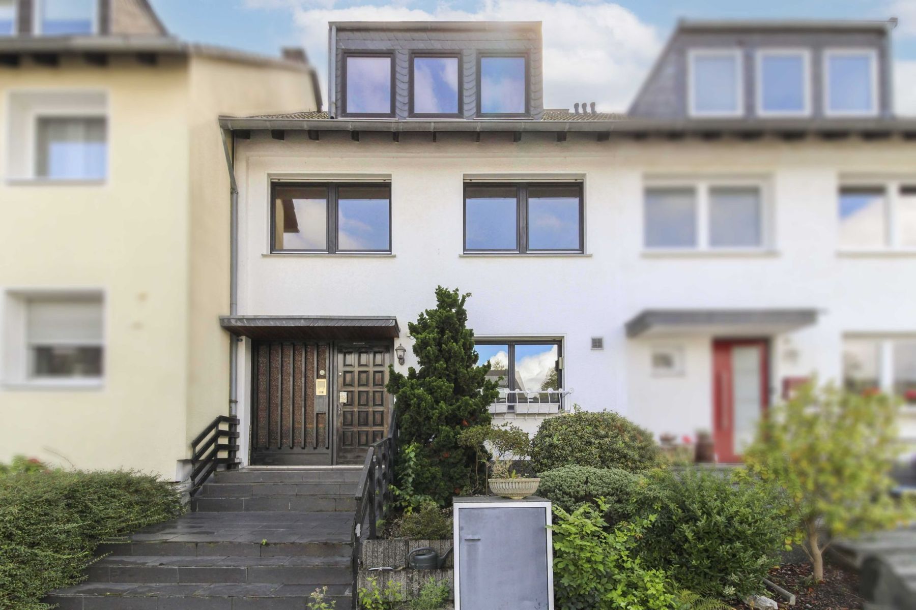 Immobilie zum Kauf als Kapitalanlage geeignet 370.000 € 6 Zimmer 157,6 m²<br/>Fläche 195,3 m²<br/>Grundstück Frohnhausen Essen 45144