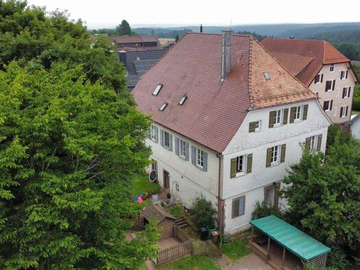 Einfamilienhaus zum Kauf 199.000 € 10 Zimmer 364,6 m² 379 m² Grundstück Göttelfingen Seewald 72297