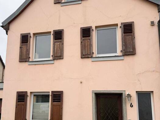 Einfamilienhaus zur Miete 800 € 6 Zimmer 150 m² 191 m² Grundstück frei ab sofort Ochsenfurt Ochsenfurt 97199