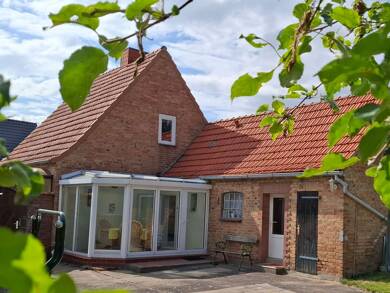 Haus zum Kauf 148.000 € 3 Zimmer 80 m² 1.332 m² Grundstück Teterow Teterow 17166