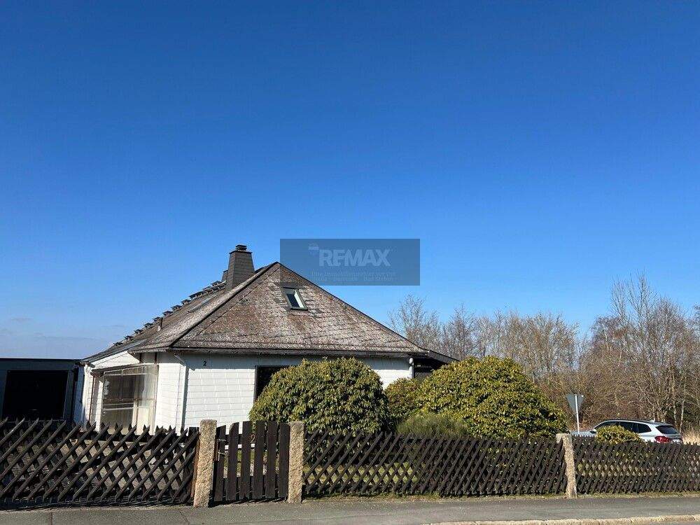 Immobilie in Zell im Fichtelgebirge - Charmanter Bungalow mit großem Garten und Potenzial in Zell im Fichtelgebirge - Bild 1