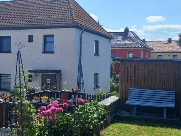 Doppelhaushälfte zum Kauf 139.000 € 6 Zimmer 90 m² 315 m² Grundstück Zwickau 08056