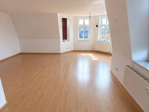 Wohnung zur Miete 550 € 3 Zimmer 83 m² 3. Geschoss frei ab 01.08.2026 Sonneberg 96515