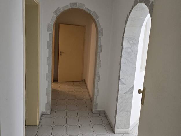 Wohnung zur Miete 450 € 1,5 Zimmer 3 Geschosse frei ab sofort Frohnhausen Stadtbezirk III 45144