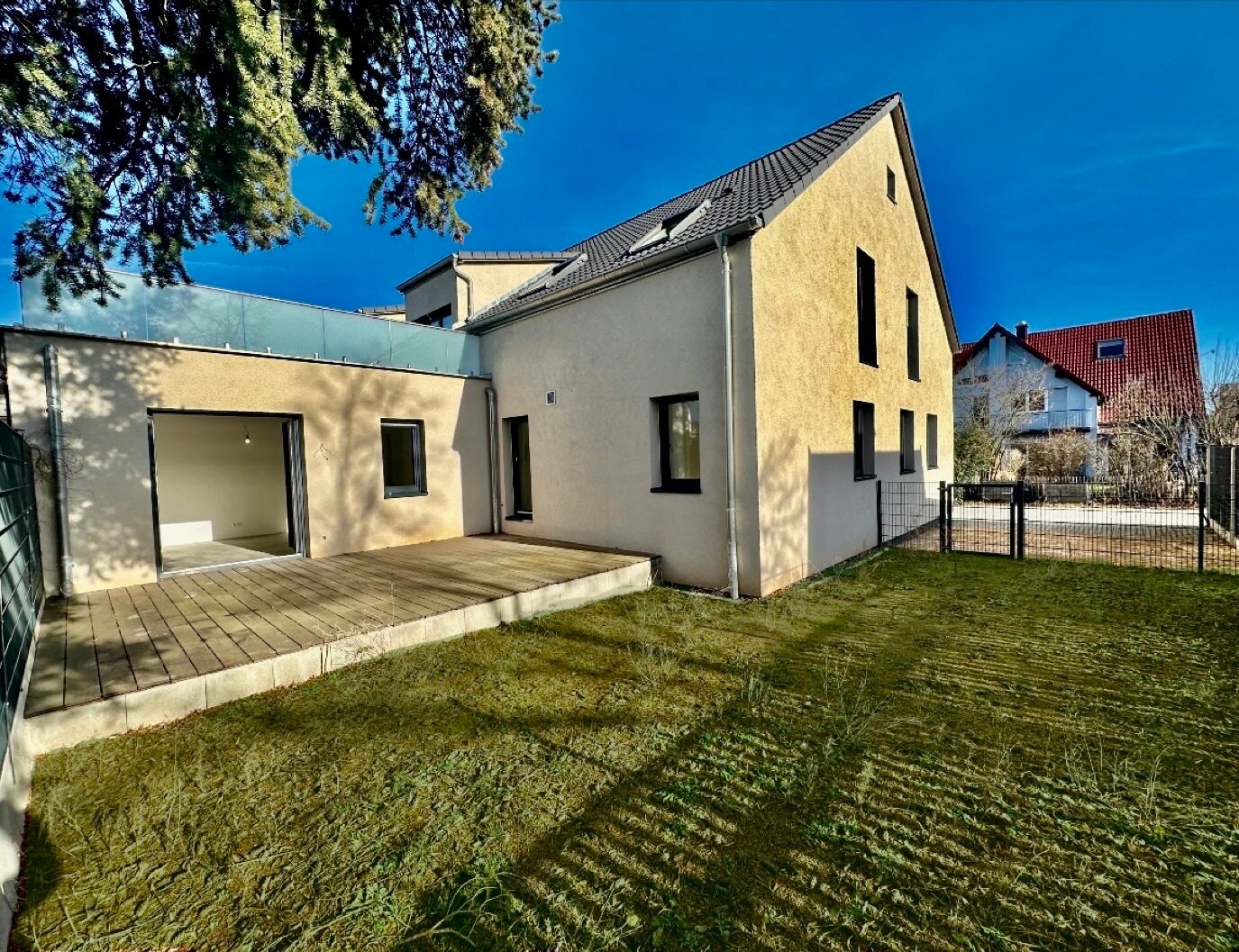 Terrassenwohnung zum Kauf provisionsfrei 655.000 € 4 Zimmer 124 m²<br/>Wohnfläche EG<br/>Geschoss ab sofort<br/>Verfügbarkeit Buch Nürnberg 90427