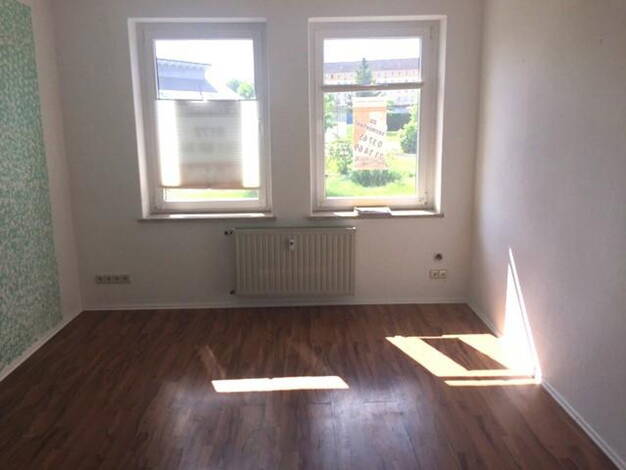 Wohnung zur Miete 699 € 6 Zimmer 133 m² 1. Geschoss frei ab 01.06.2026 Reichenbach Neumark 08468