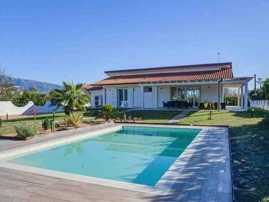 Haus zum Kauf 1.450.000 € 330 m² Pietrasanta 55045
