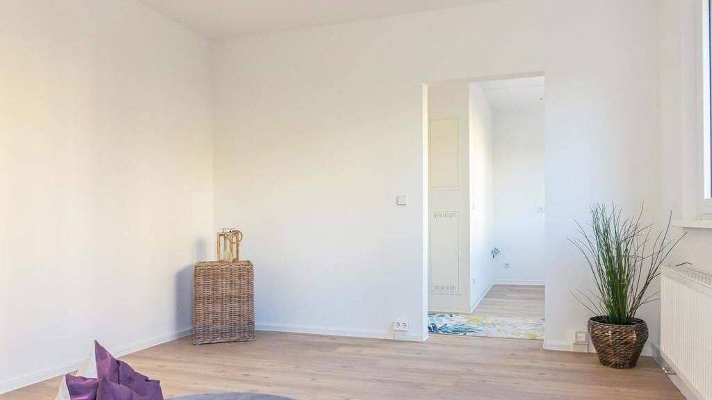 Studio zur Miete 211 € 1 Zimmer 26,8 m² 2. Geschoss frei ab 01.05.2026 Am Bernsdorfer Hang 10 Bernsdorf Chemnitz 09126