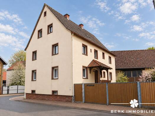 Mehrfamilienhaus zum Kauf 299.000 € 9 Zimmer 196,1 m² 345 m² Grundstück Mömlingen 63853