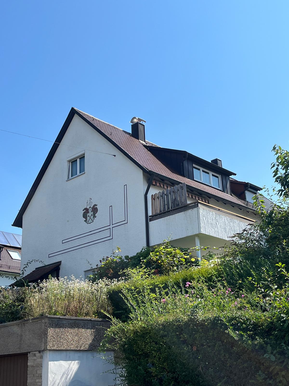 Mehrfamilienhaus zum Kauf 620.000 € 7,5 Zimmer 134 m²<br/>Wohnfläche 331 m²<br/>Grundstück ab sofort<br/>Verfügbarkeit Luginsland Stuttgart 70327