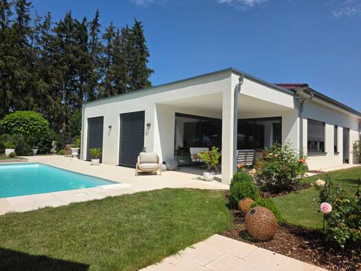 Villa zum Kauf provisionsfrei 998.000 € 6 Zimmer 202 m² 1.050 m² Grundstück frei ab 01.01.2027 Wallerstein 86757