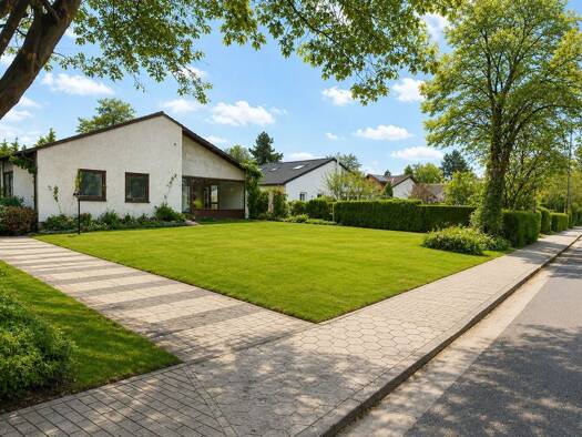 Einfamilienhaus zum Kauf provisionsfrei 345.000 € 4 Zimmer 120 m² 922 m² Grundstück frei ab sofort Hölderlinstraße 15 Quickborn 25451