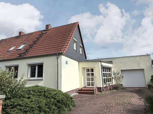 Doppelhaushälfte zum Kauf 275.000 € 3 Zimmer 110 m² 609 m² Grundstück frei ab sofort Ammendorf-Beesen Süd 06132