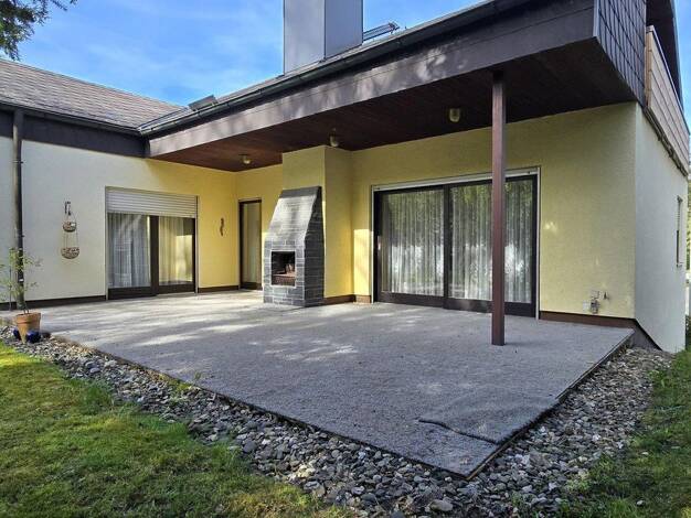 Haus zum Kauf provisionsfrei 390.000 € 7 Zimmer 258 m² 900 m² Grundstück Weiher Kulmbach 95326
