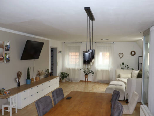 Wohnung zum Kauf 169.000 € 4,5 Zimmer 87,7 m² 2. Geschoss frei ab sofort Hauptstraße 2 Creglingen 97993