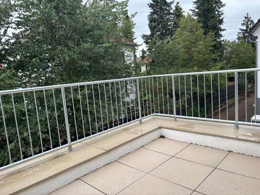 Wohnung zur Miete 1.495 € 3 Zimmer 95 m² Geschoss 2/3 frei ab sofort Würzburger Straße 562 Burgfarrnbach Fürth 90768