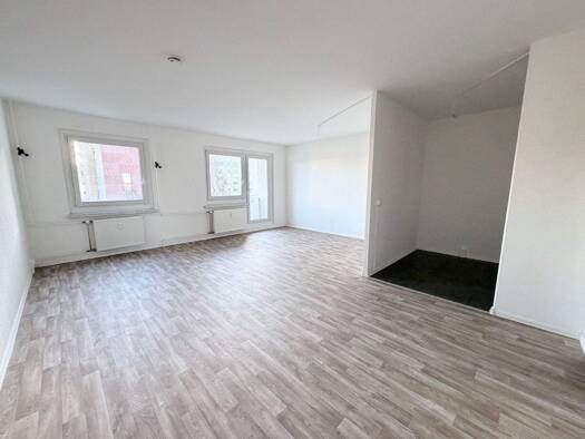 Wohnung zur Miete 345 € 3 Zimmer 69 m² 5. Geschoss Pawlowstraße 5 Chrieschwitz Plauen 08529
