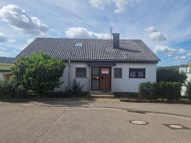 Einfamilienhaus zum Kauf provisionsfrei 455.000 € 9 Zimmer 240 m² 4.480 m² Grundstück St. Laurentiusweg 20 Oberderdingen Oberderdingen 75038
