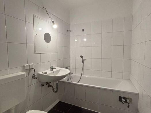 Wohnung zur Miete 682 € 6 Zimmer 127 m² EG frei ab sofort Carl-Spitzweg-Straße 5 Stendal 39576