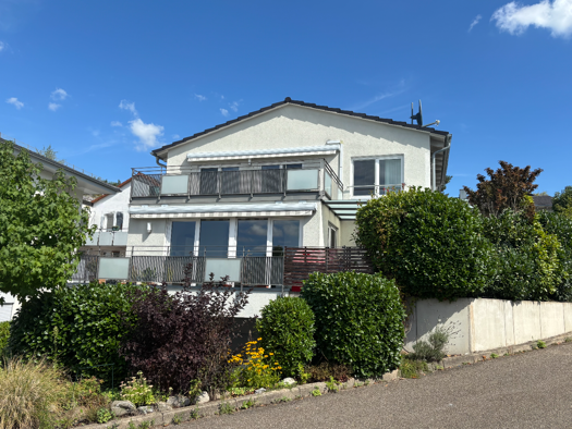 Doppelhaushälfte zur Miete 2.000 € 5,5 Zimmer 178 m² 243 m² Grundstück frei ab 01.04.2026 Oberstenfeld 71720