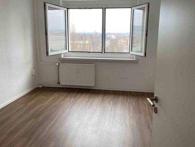 Wohnung zur Miete 448 € 2 Zimmer 56,4 m² 6. Geschoss frei ab 01.02.2026 Rottwerndorfer Str. 3 Leuben Dresden 01257