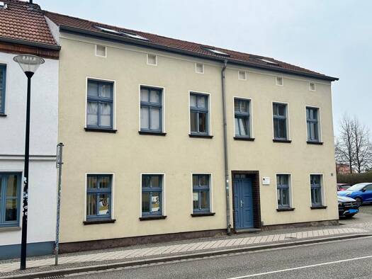 Haus zum Kauf 400.000 € 9 Zimmer 227 m² 400 m² Grundstück Stendal Stendal 39576