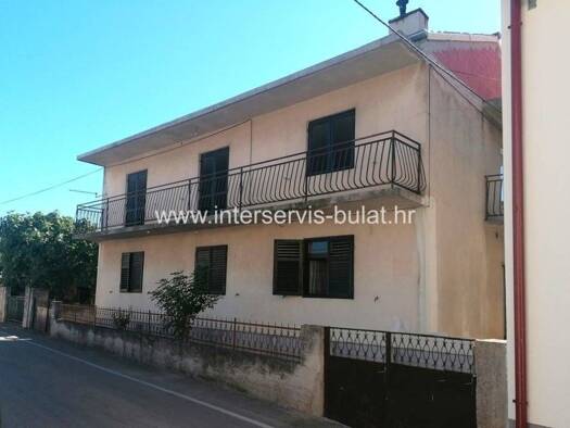 Haus zum Kauf 260.000 € 12 Zimmer 219 m² Pirovac