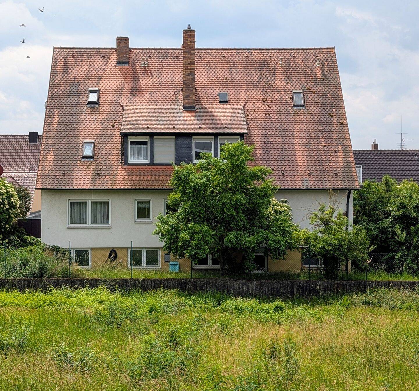 Immobilie in Rödelsee - Investition 3 Wohnungen und 5 Einzimmerappartements - Bild 4