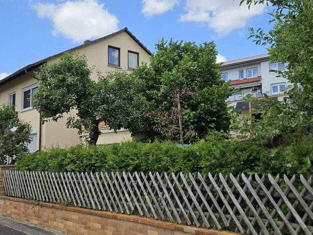 Einfamilienhaus zum Kauf provisionsfrei 365.000 € 7 Zimmer 166 m² 1.399 m² Grundstück Gädheim Gädheim 97503